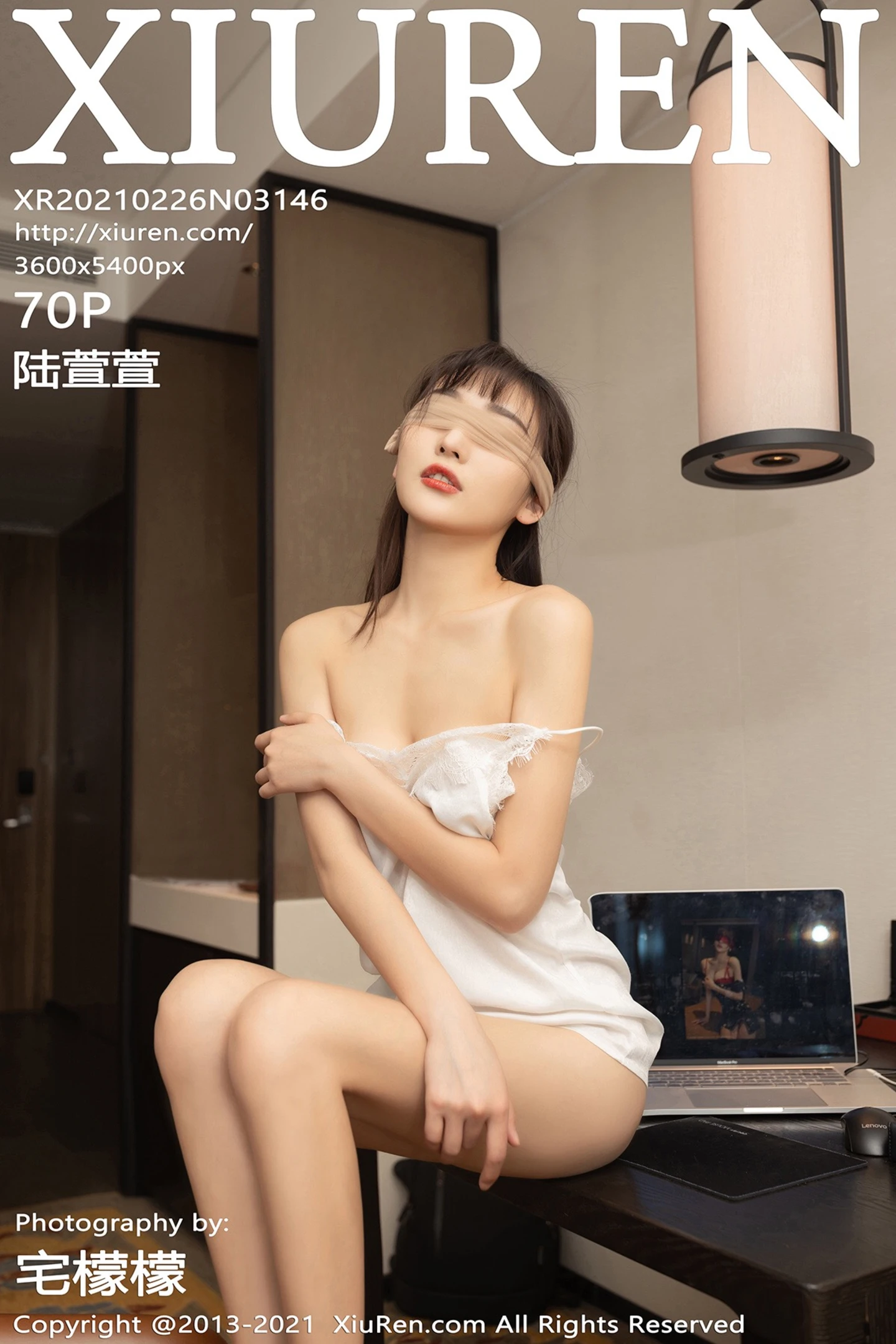 [XiuRen秀人网]VOL.3146 嫩模陆萱萱秘书遭遇主题脱牛仔裤露无内肉丝裤袜撩人诱惑写真70P-秀人网官方网站